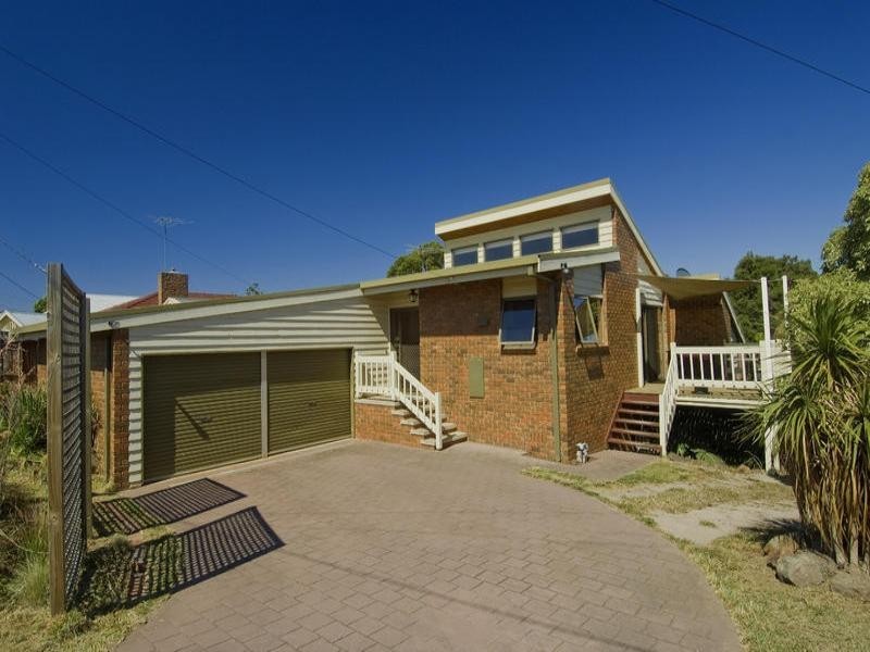 11 Turner Avenue, Lara VIC 3212