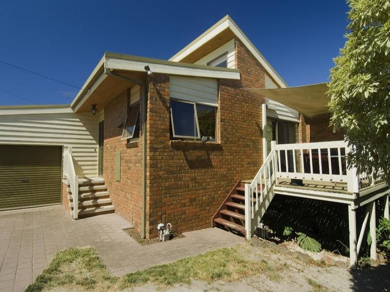 11 Turner Avenue, Lara VIC 3212