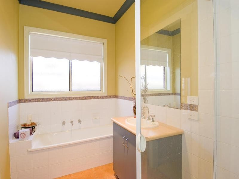 16 Francis Court, Lara VIC 3212