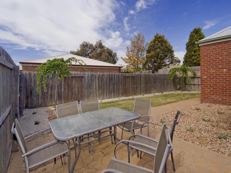 16 Francis Court, Lara VIC 3212