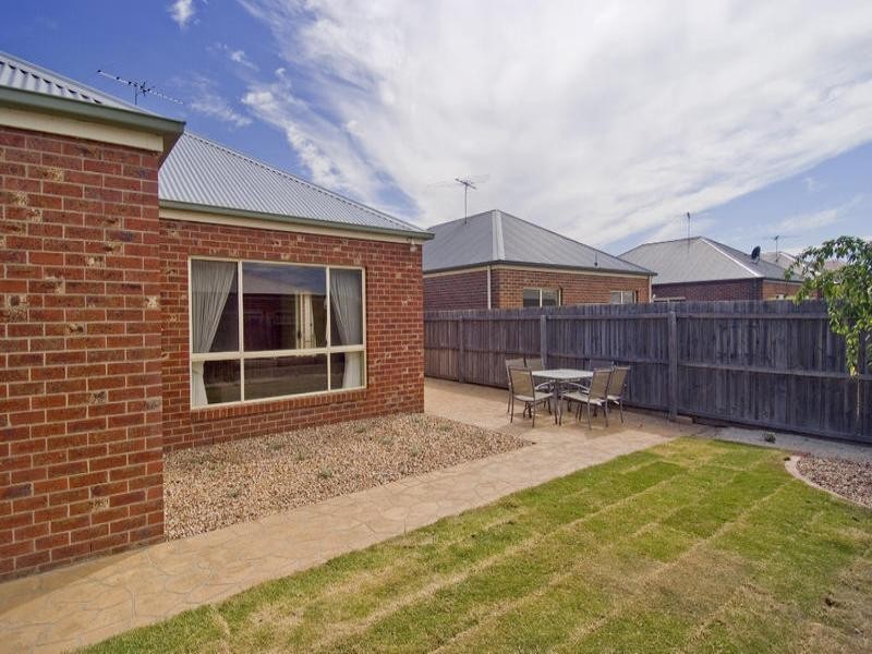 16 Francis Court, Lara VIC 3212