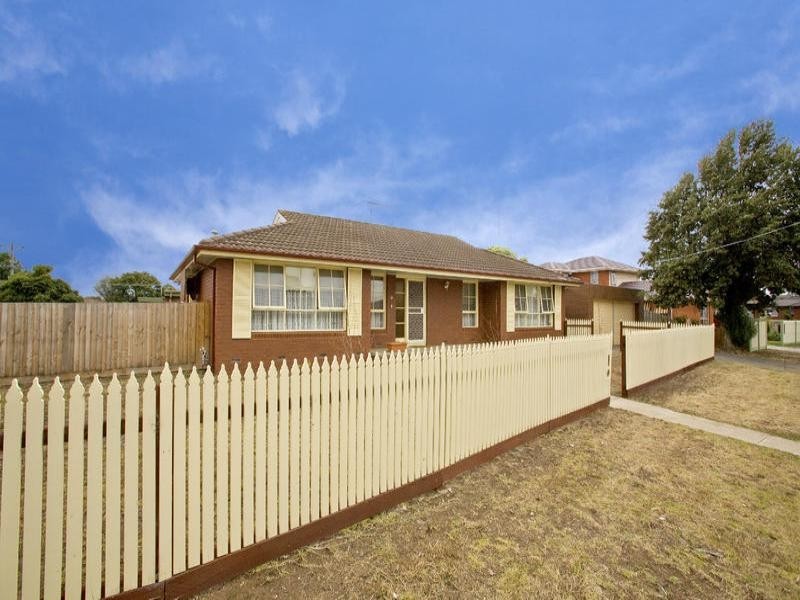 1 Sheeran Crescent, Lara VIC 3212