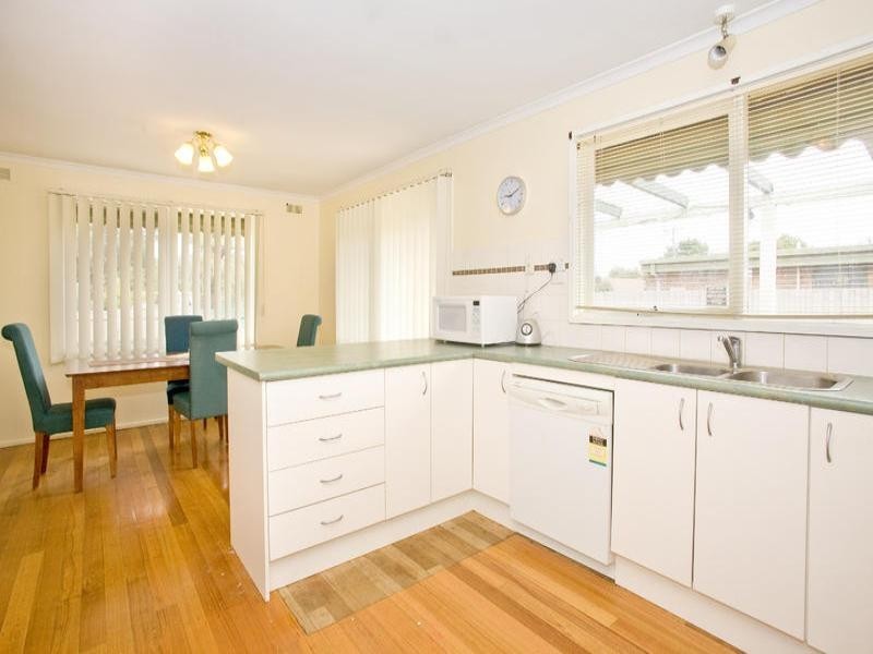 1 Sheeran Crescent, Lara VIC 3212