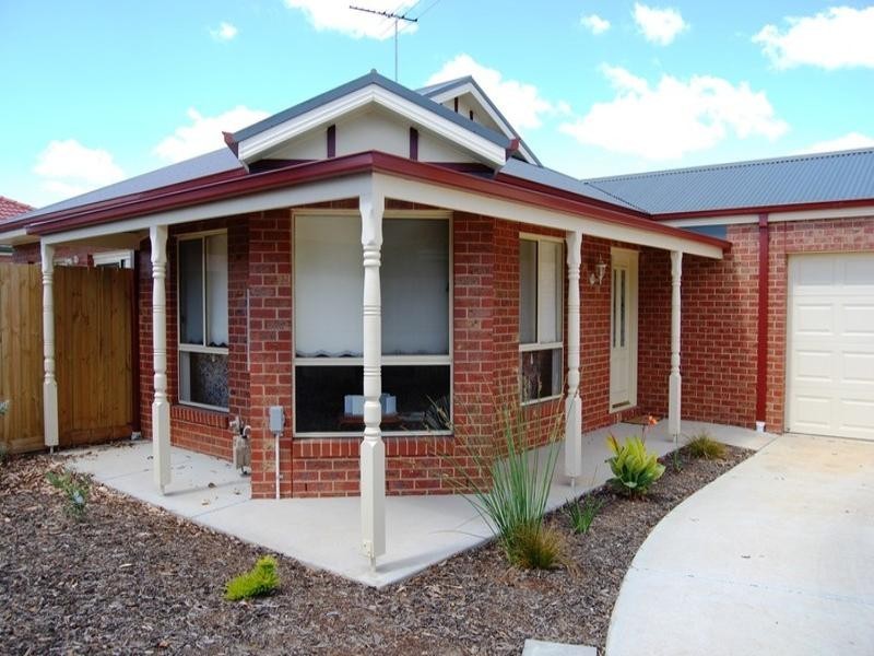 Unit 2/2 Young Street, Lara VIC 3212