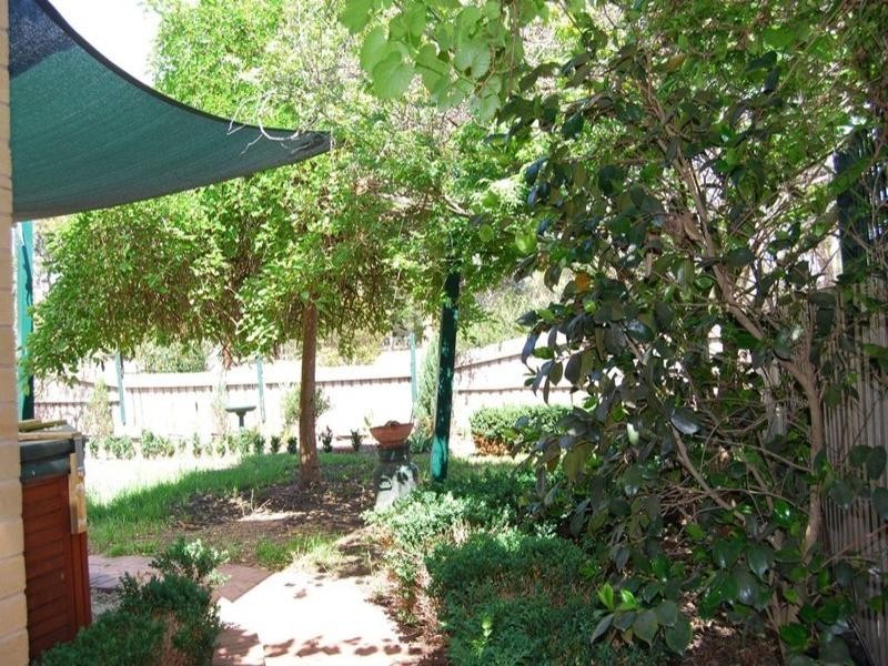 29 Cameron Crescent, Lara VIC 3212