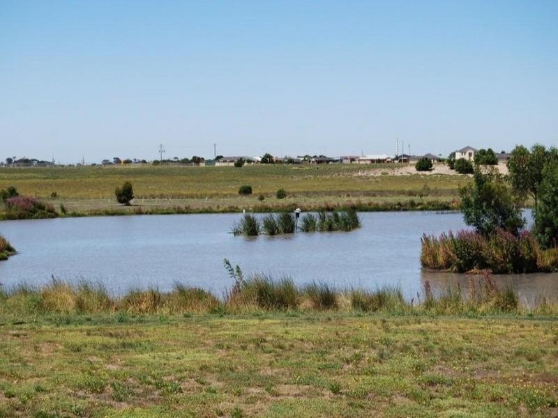 48 Raymond George Plc, Lara VIC 3212