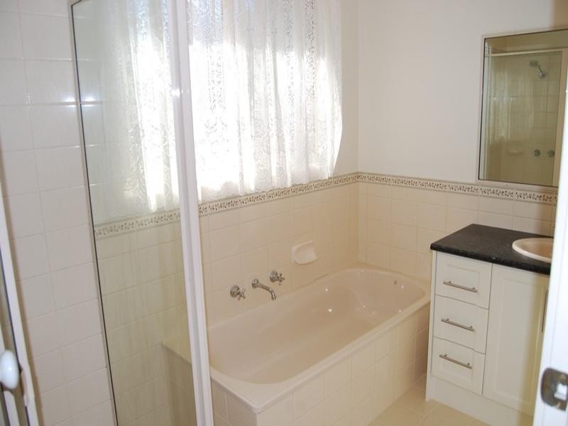 13 Stefan Court, Lara VIC 3212