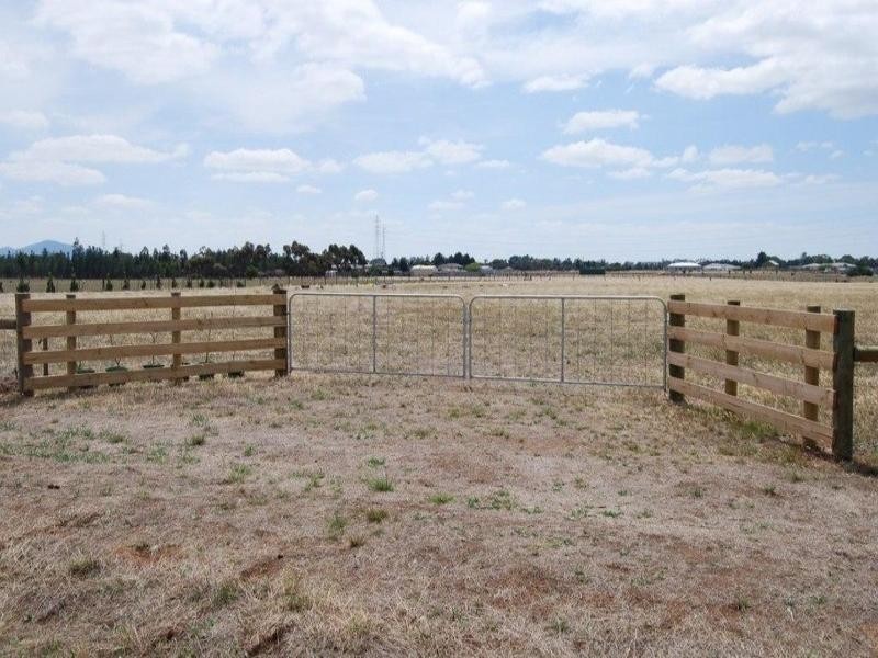 10 Links Street, Lara VIC 3212