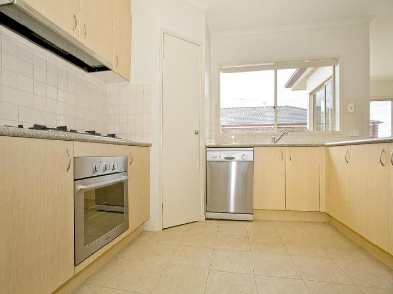 13 Magnolia Court, Lara VIC 3212