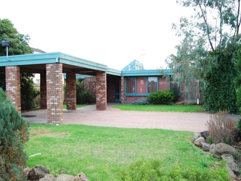 13 Clover Street, Lara VIC 3212