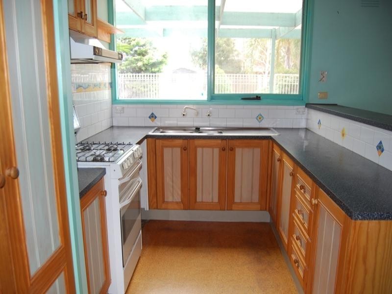 13 Clover Street, Lara VIC 3212