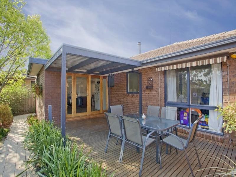 70 Smeaton Close, Lara VIC 3212