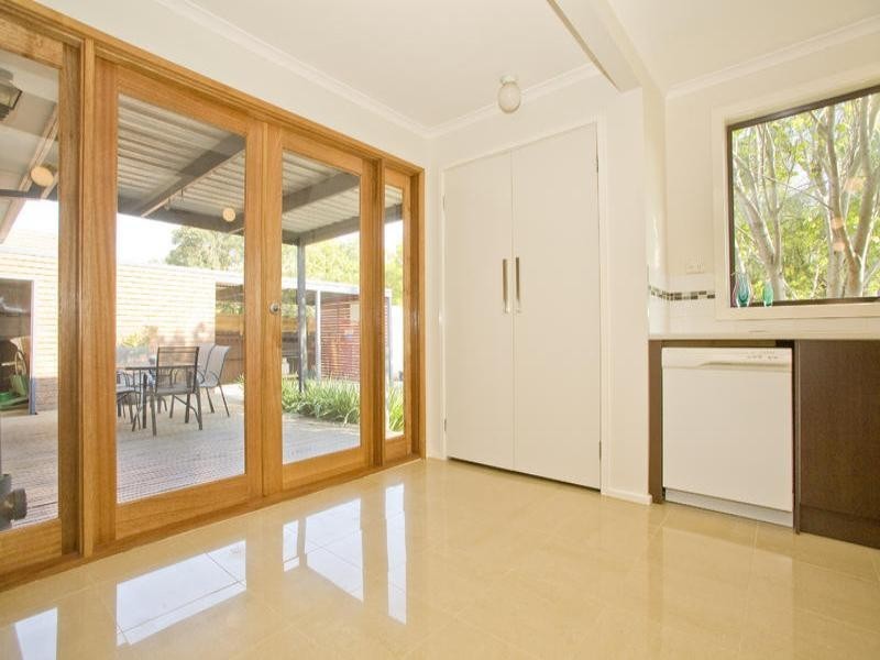 70 Smeaton Close, Lara VIC 3212