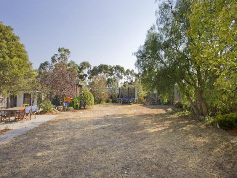 70 Smeaton Close, Lara VIC 3212