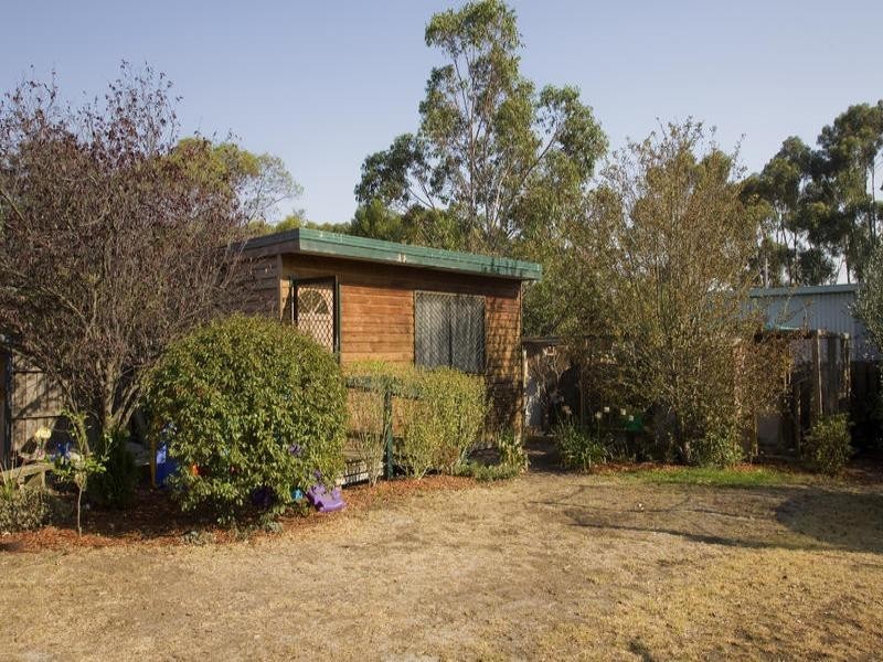 70 Smeaton Close, Lara VIC 3212