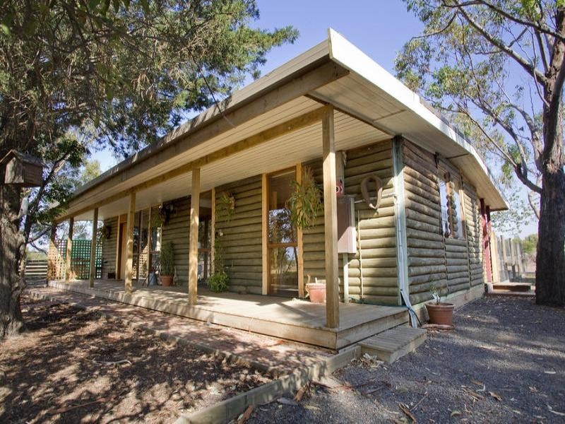 135 Old Melbourne Road, Lara VIC 3212