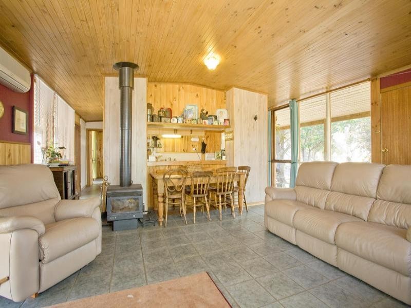 135 Old Melbourne Road, Lara VIC 3212