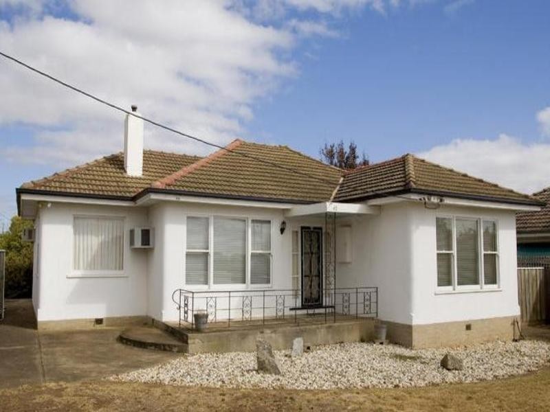 42 Forest Road, Lara VIC 3212