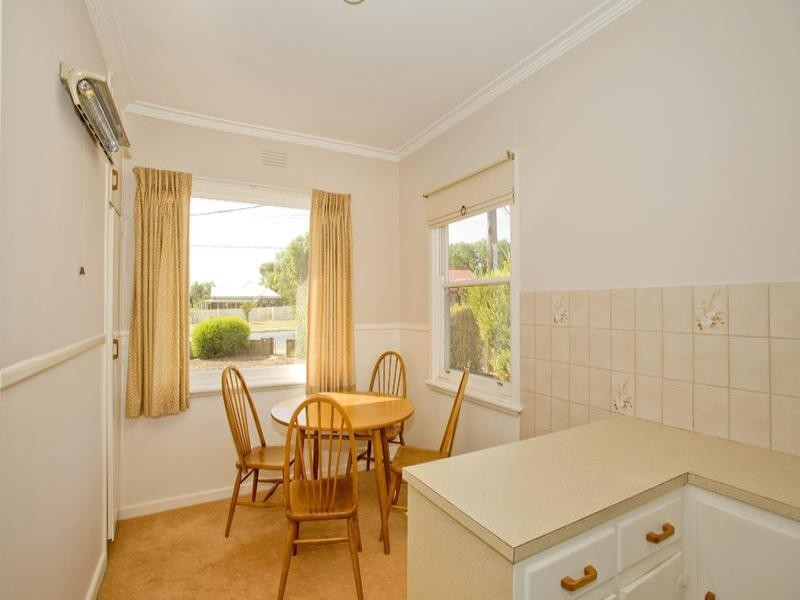 42 Forest Road, Lara VIC 3212