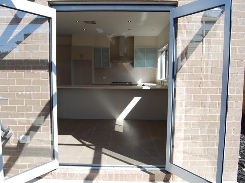 1/2 Calder Street, Manifold Heights VIC 3218