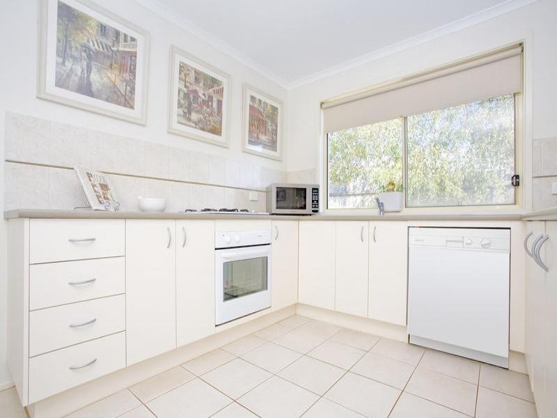 4 Wisteria Court, Lara VIC 3212