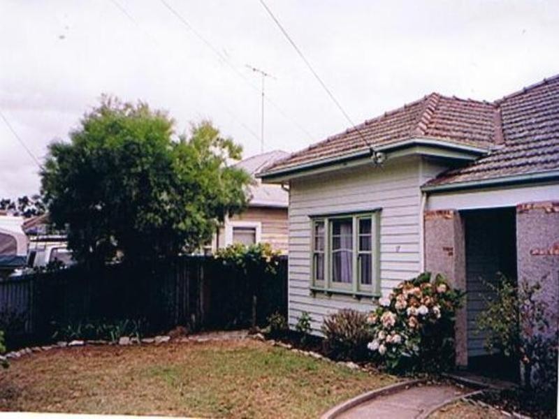 17 Seabeach Parade, North Shore VIC 3214