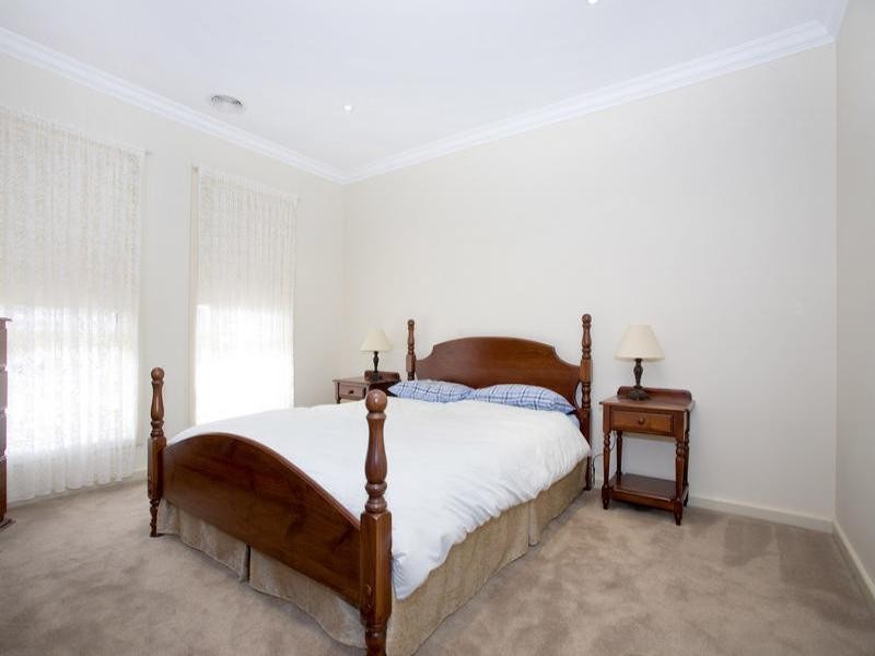 6 Kahrmann Court, Lara VIC 3212