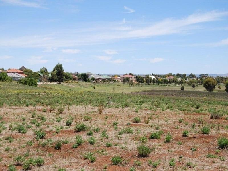 42-60 Raymond George, Lara VIC 3212