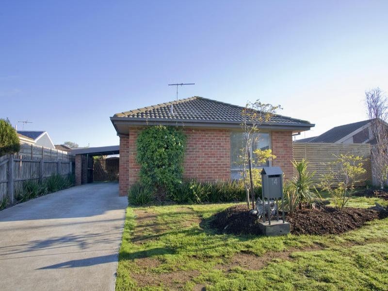 14 Kantara Crescent, Lara VIC 3212
