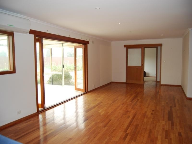 10 Frys Road, Lara VIC 3212