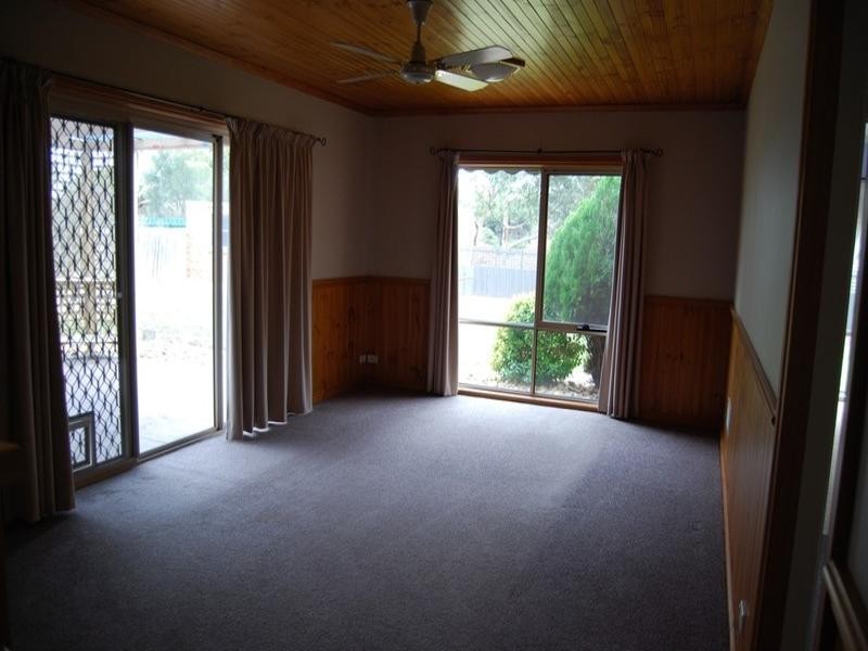 55 Cameron Crescent, Lara VIC 3212