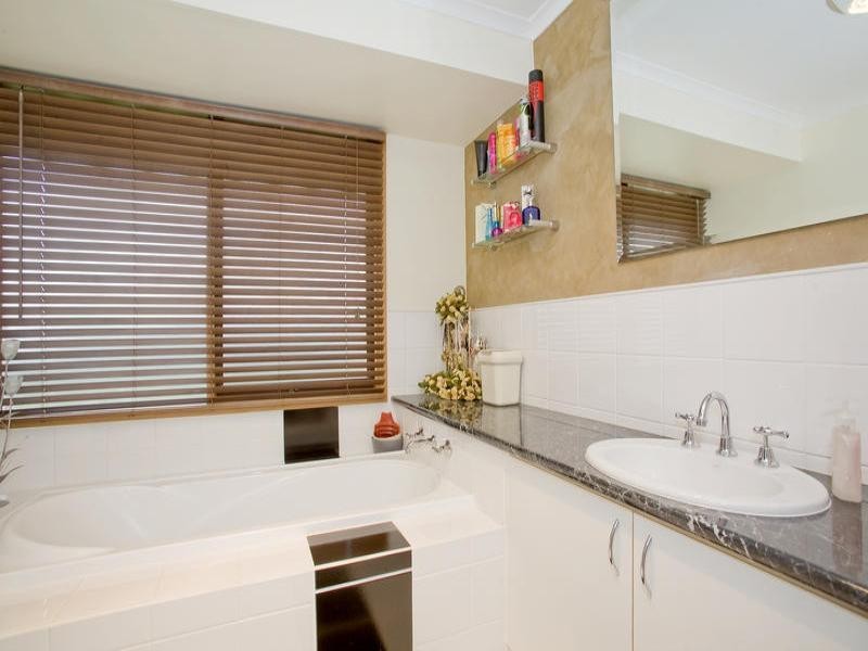 34 Henderson Drive, Lara VIC 3212