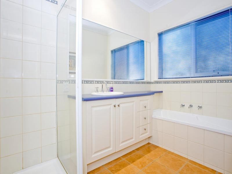 65 Lakeside Boulevard, Lara VIC 3212