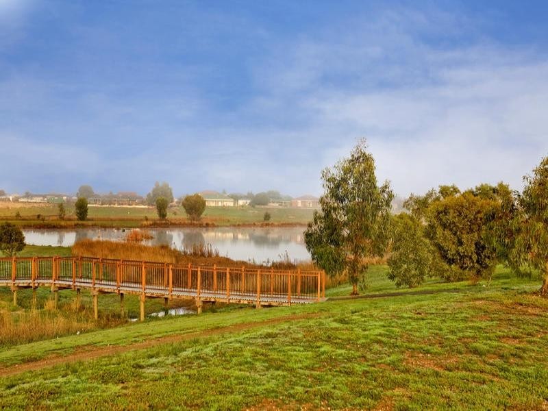 65 Lakeside Boulevard, Lara VIC 3212