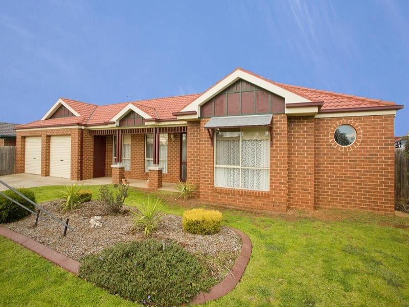12 Canterbury Road East, Lara VIC 3212
