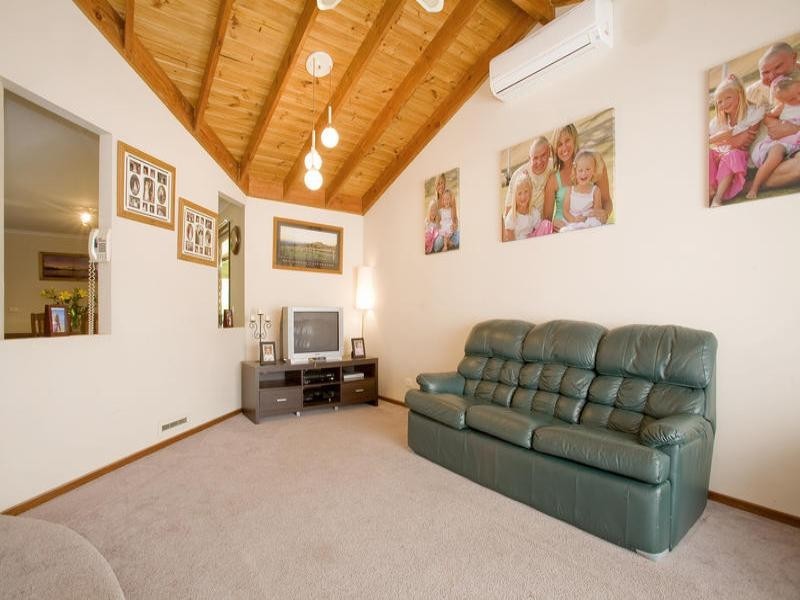 15 Windsor Court, Lara VIC 3212