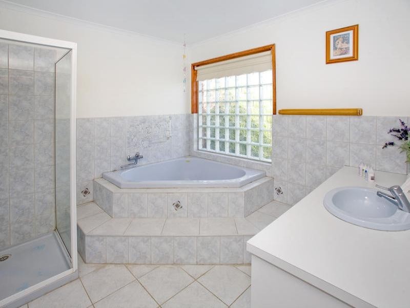 15 Windsor Court, Lara VIC 3212