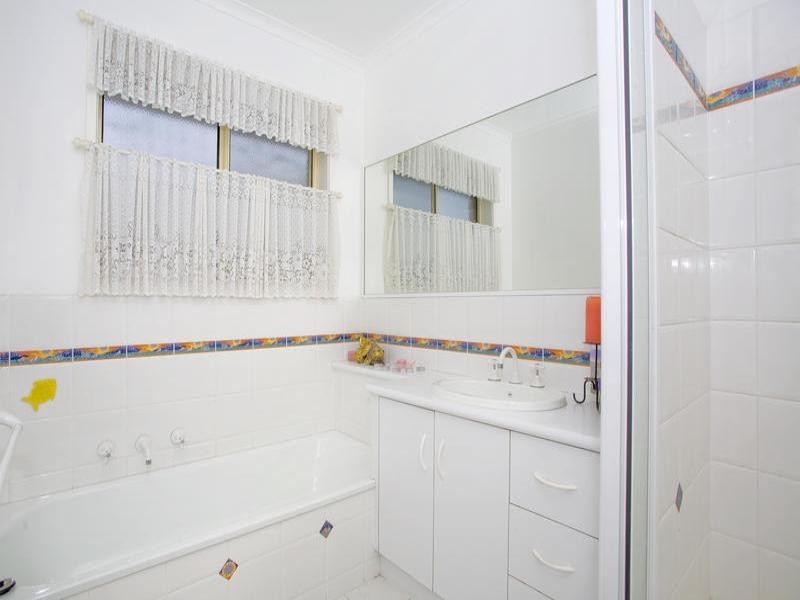 25 Clover Street, Lara VIC 3212