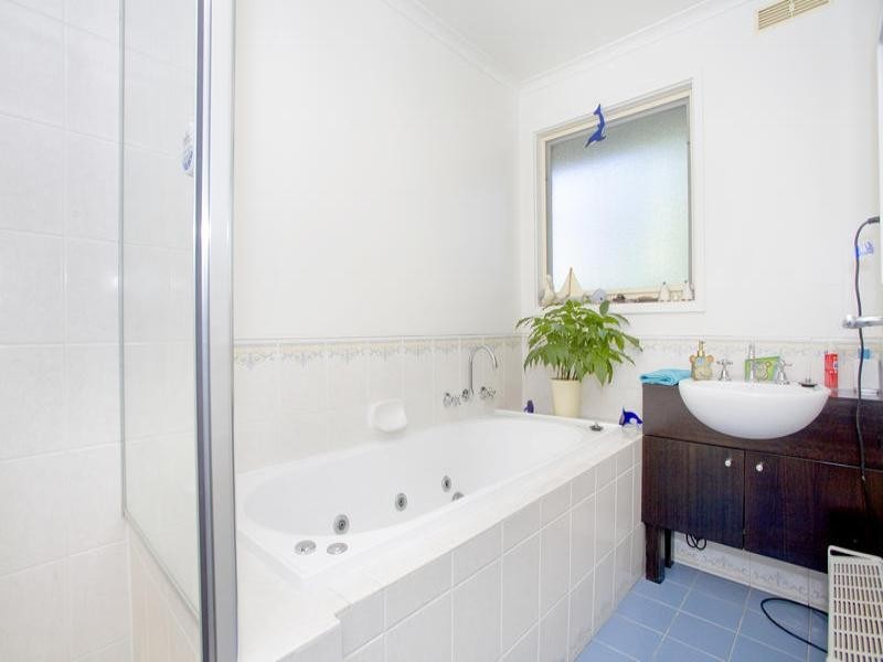 7 Ware Street, Lara VIC 3212