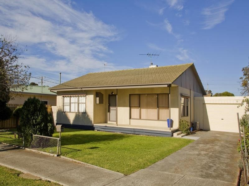 25 Georgia Grove, Corio VIC 3214