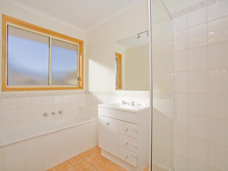 Unit 1/29 Balagundi Drive, Lara VIC 3212