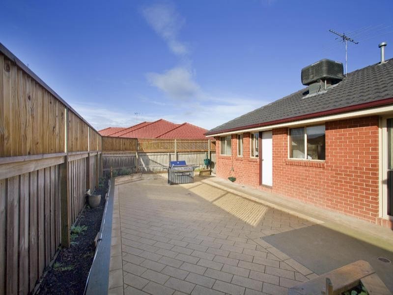 Unit 1/29 Balagundi Drive, Lara VIC 3212