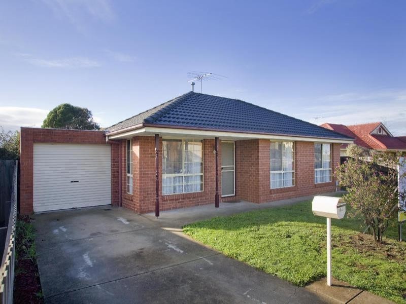 Unit 1/29 Balagundi Drive, Lara VIC 3212