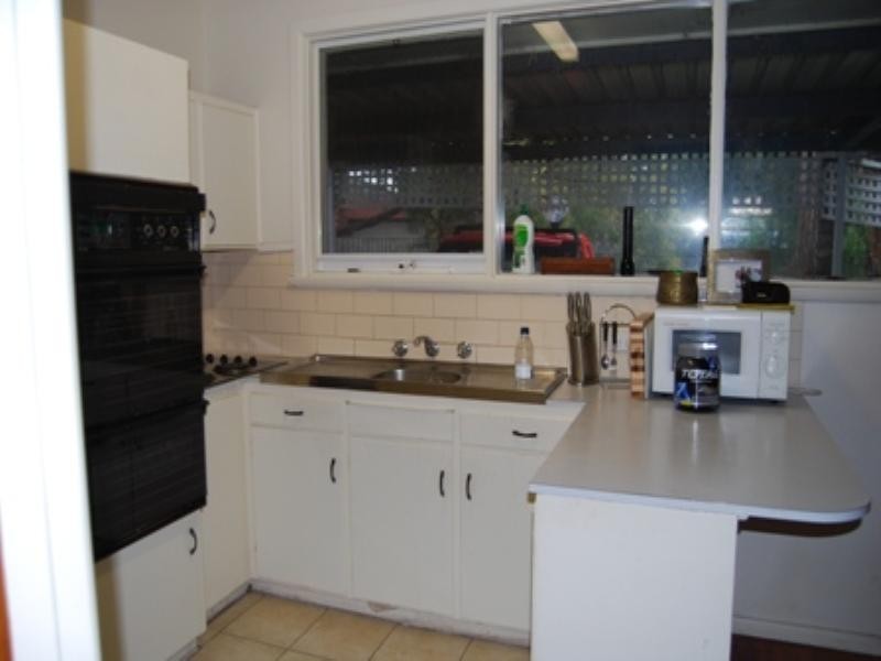 26 Pine Avenue, North Shore VIC 3214