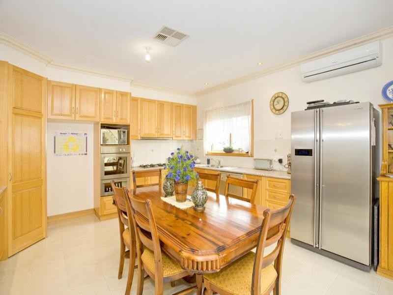 8 Maria Court, Lara VIC 3212