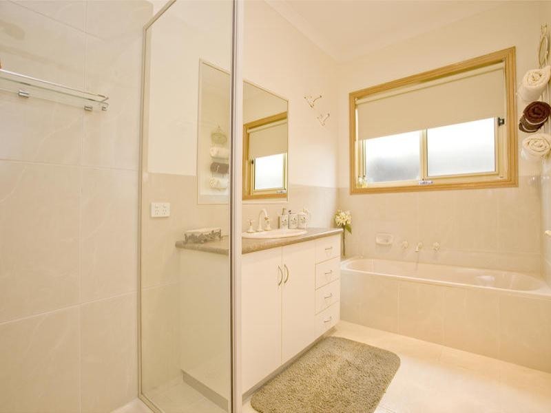 8 Maria Court, Lara VIC 3212