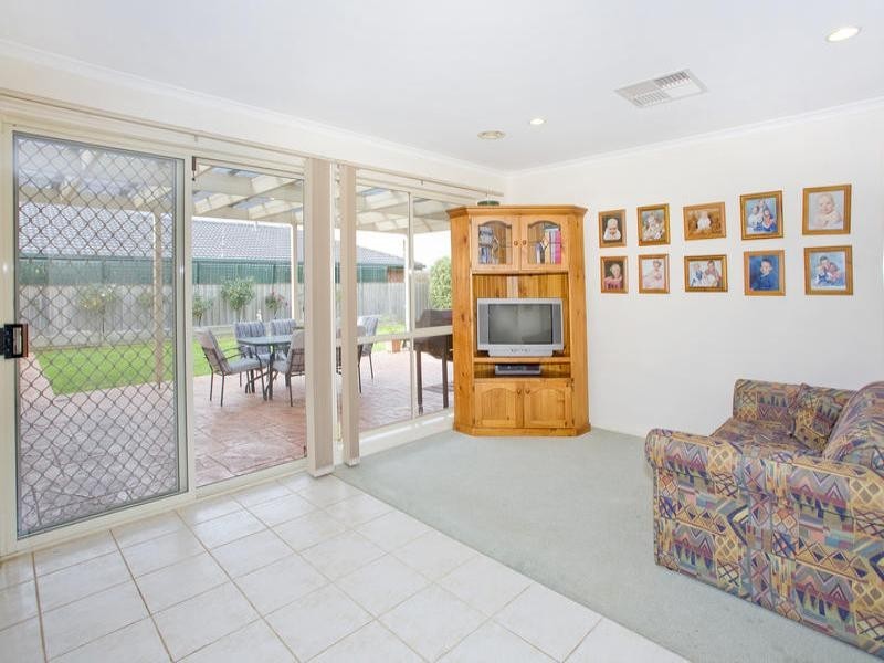 12 Canterbury Road East, Lara VIC 3212