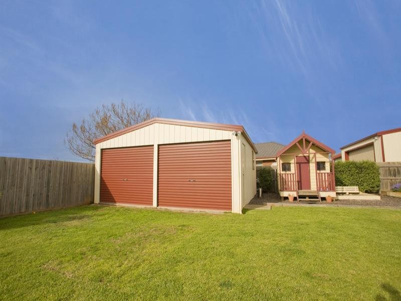 12 Canterbury Road East, Lara VIC 3212