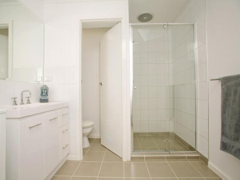 2/30 Matlock Street, Herne Hill VIC 3218