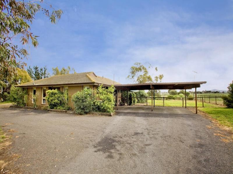 30 Frys Road, Lara VIC 3212